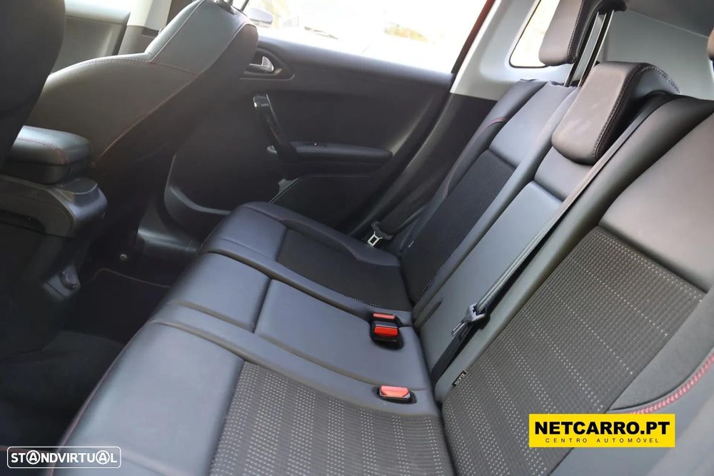 Peugeot 2008 PureTech 130 GT Pack - 19