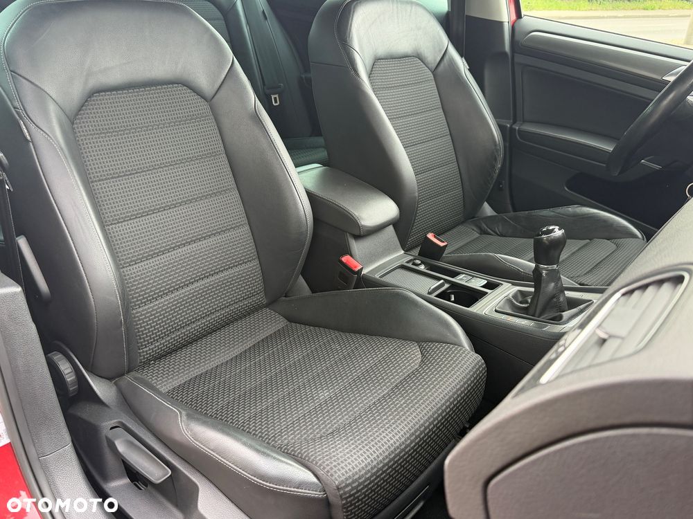 Volkswagen Golf 1.6 TDI DPF BlueMotion Technology Comfortline - 22