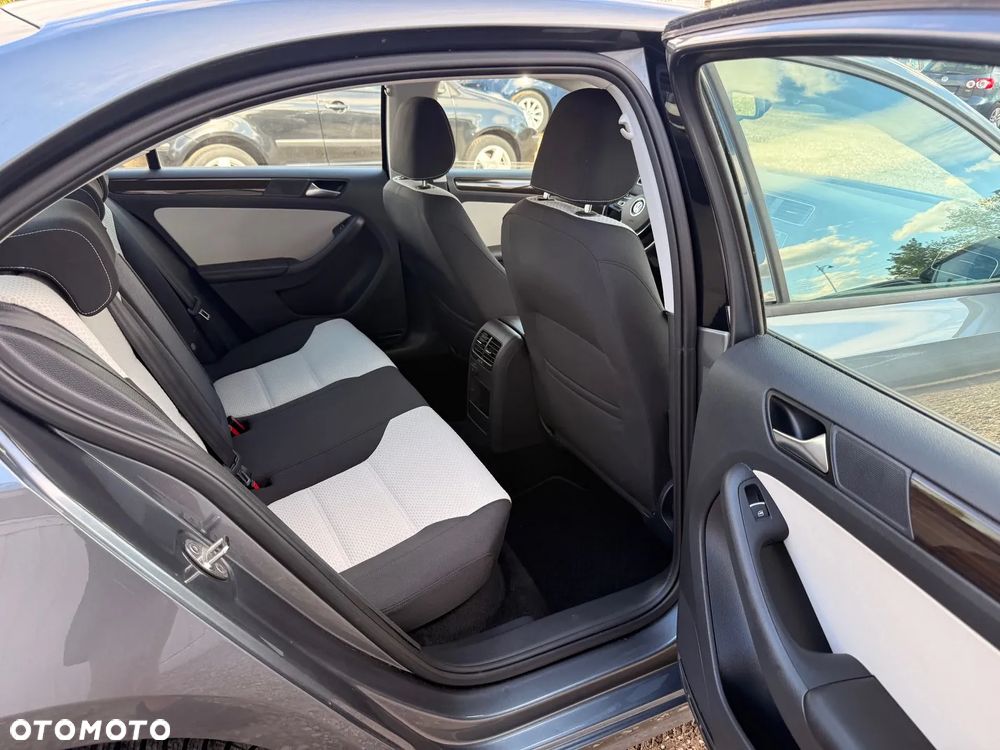 Volkswagen Jetta 2.0 TDI DPF BMT Comfortline - 19