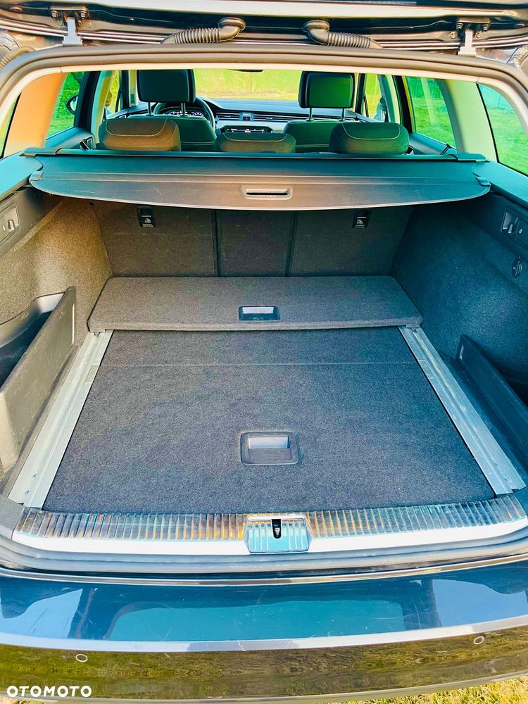 Volkswagen Passat - 10