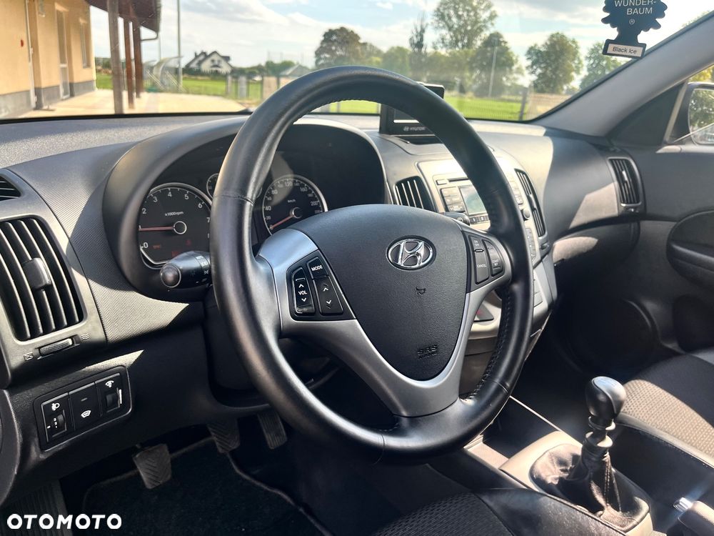 Hyundai i30 2.0 Premium - 23
