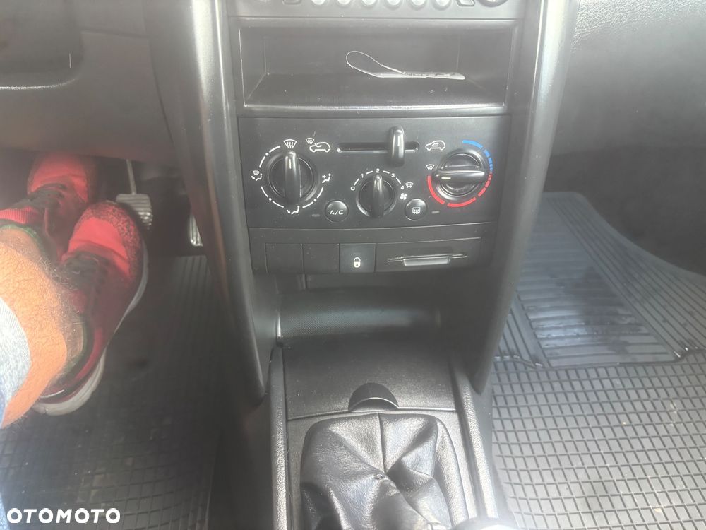 Peugeot 207 95 VTi Urban Move - 6
