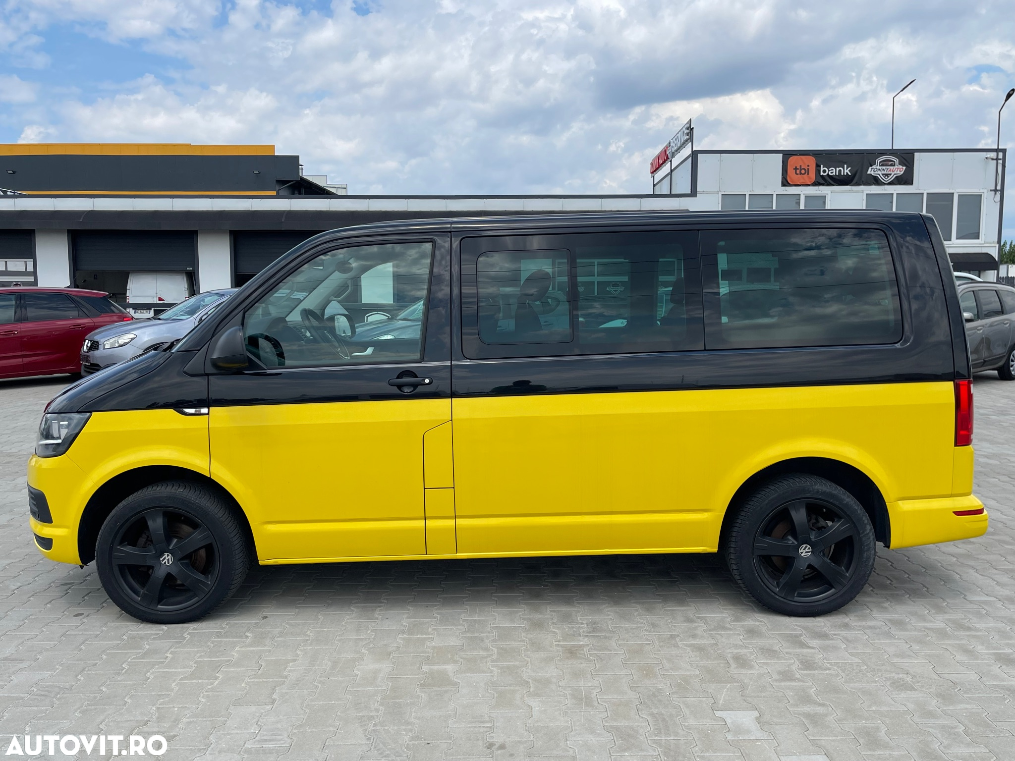 Volkswagen Multivan - 7