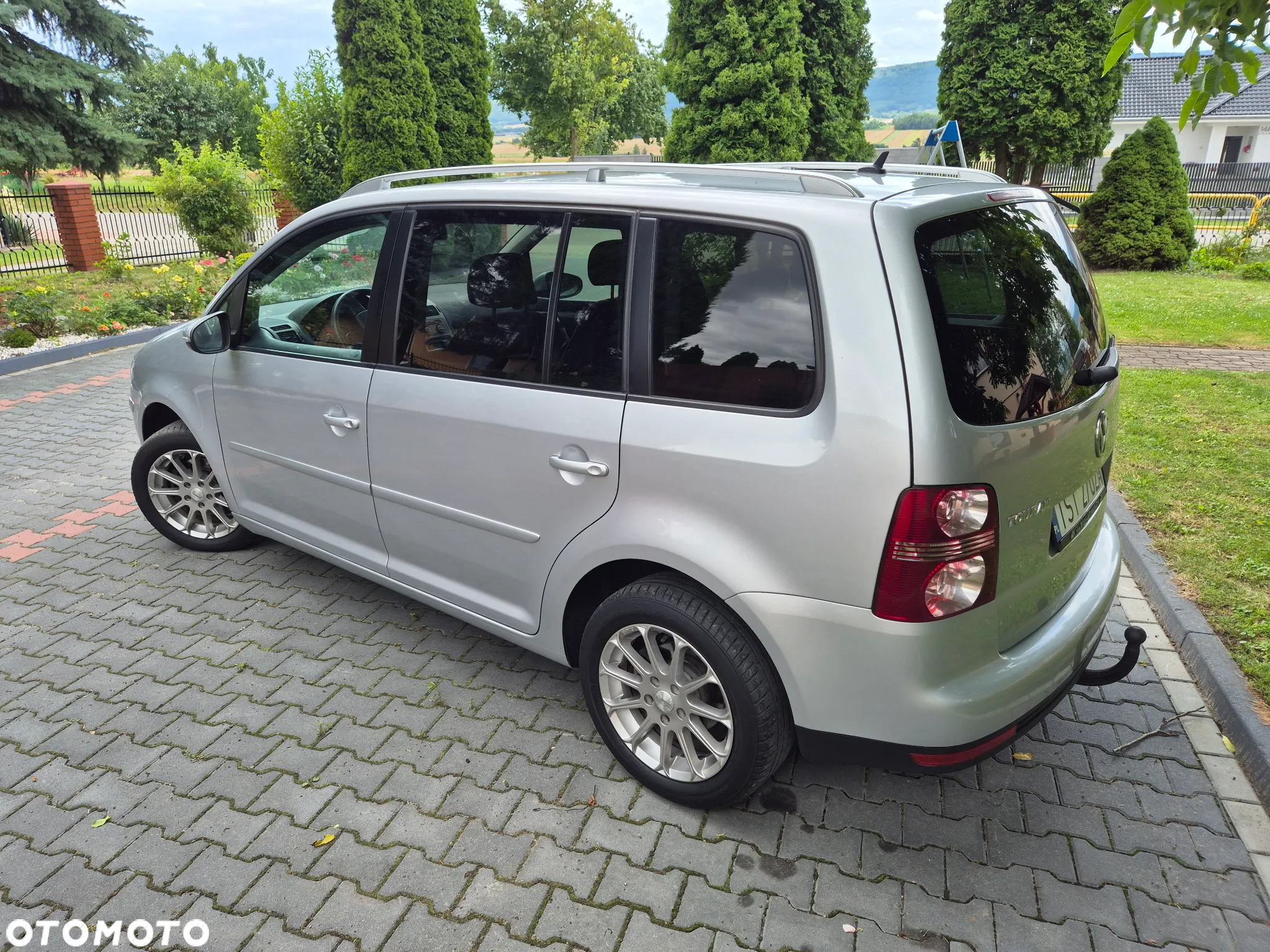 Volkswagen Touran 1.6 Conceptline - 2