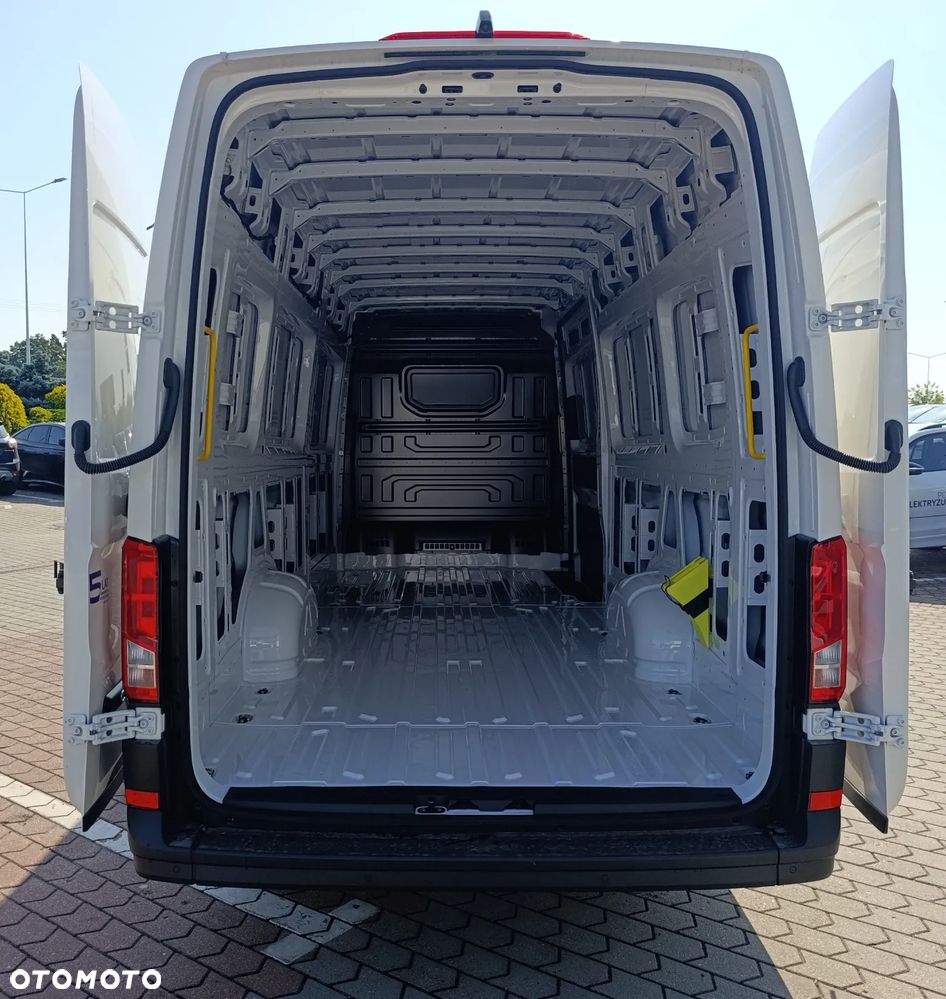 Volkswagen Crafter - 14