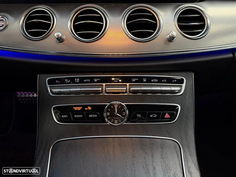 Mercedes-Benz E 300 de AMG Line - 32