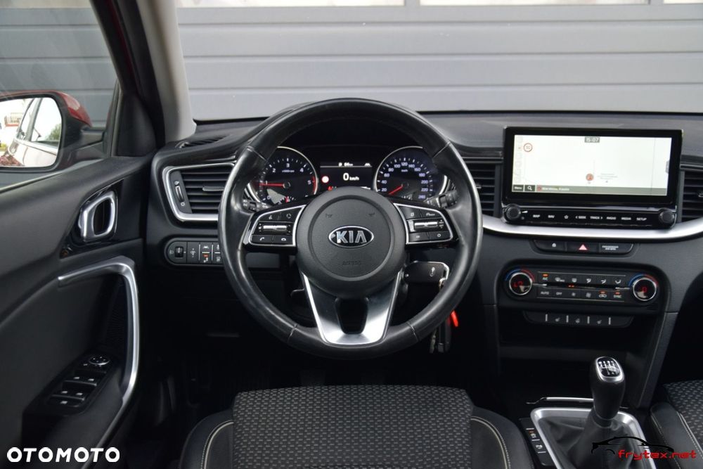 Kia XCeed - 33