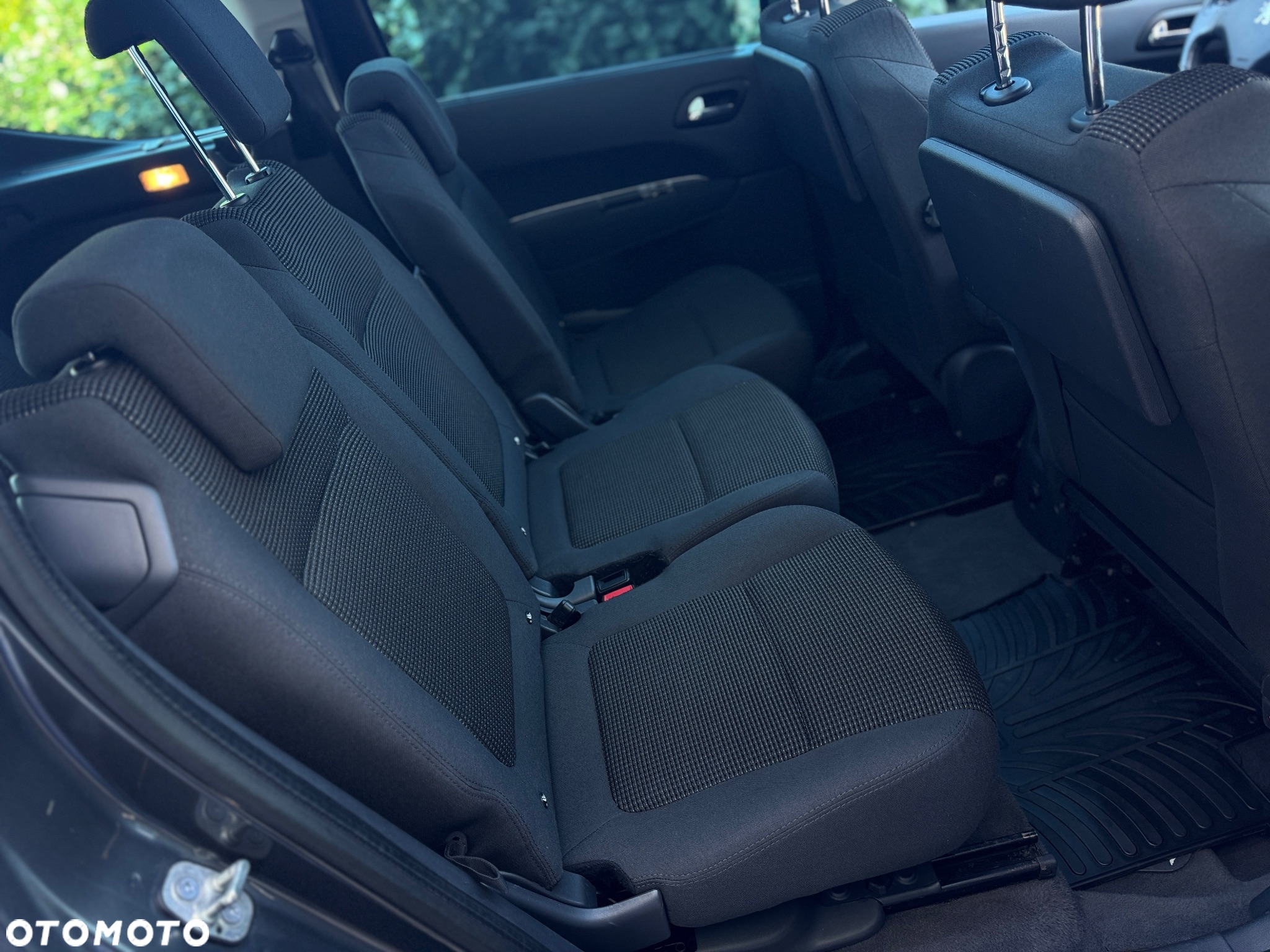 Peugeot 5008 1.6 e-HDi Active S&S 7os - 23
