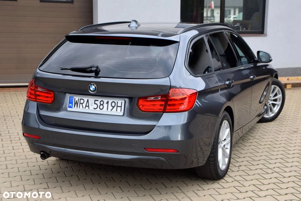 BMW Seria 3 318d Sport Line - 12