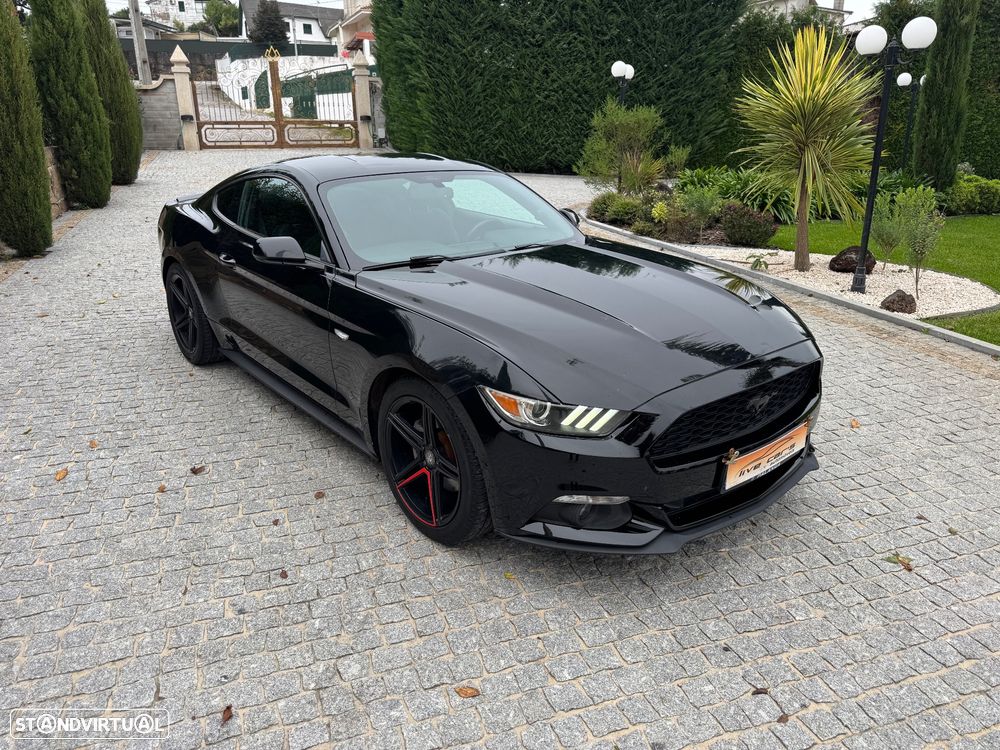 Ford Mustang 2.3 Eco Boost Aut. - 3