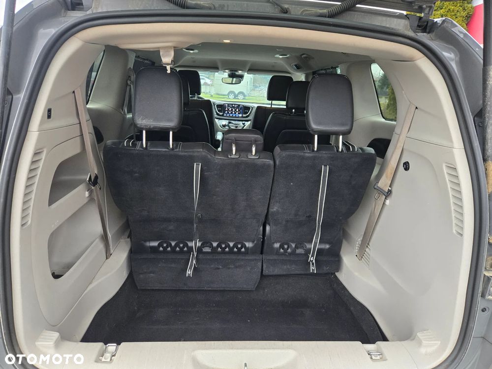 Chrysler Pacifica - 21