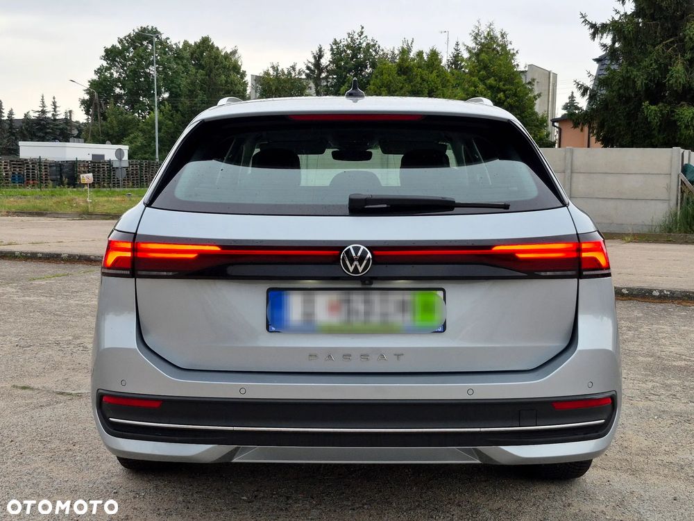 Volkswagen Passat 2.0 TDI SCR DSG Business - 9