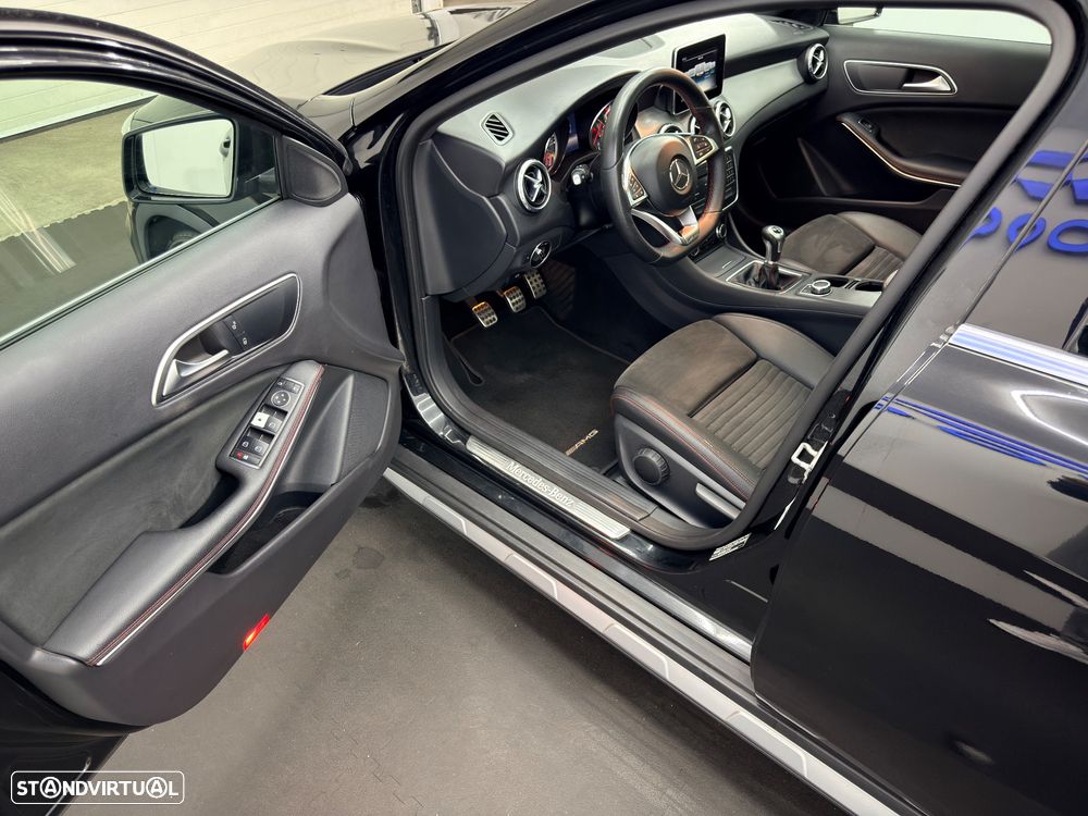 Mercedes-Benz GLA 180 d AMG Line - 11