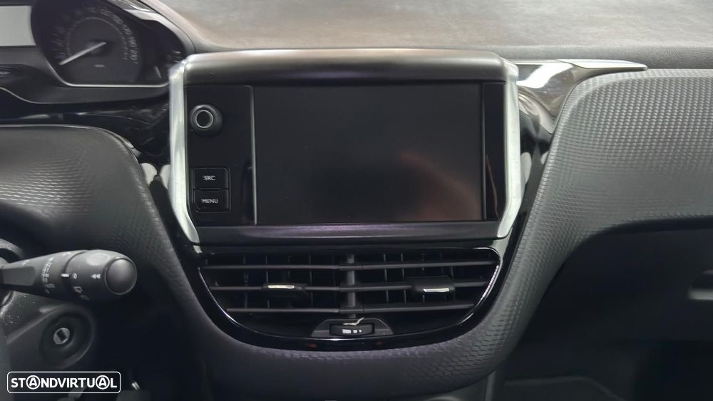 Peugeot 2008 1.2 PureTech Allure - 12