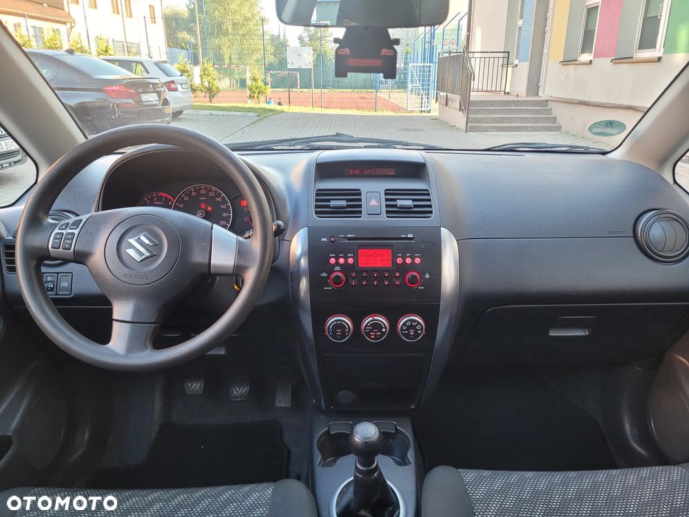 Suzuki SX4 1.6 GS / Premium - 13