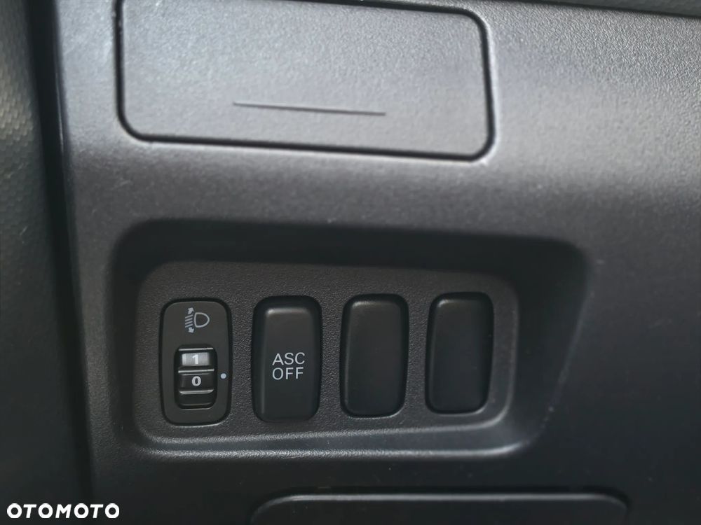 Mitsubishi Outlander - 21