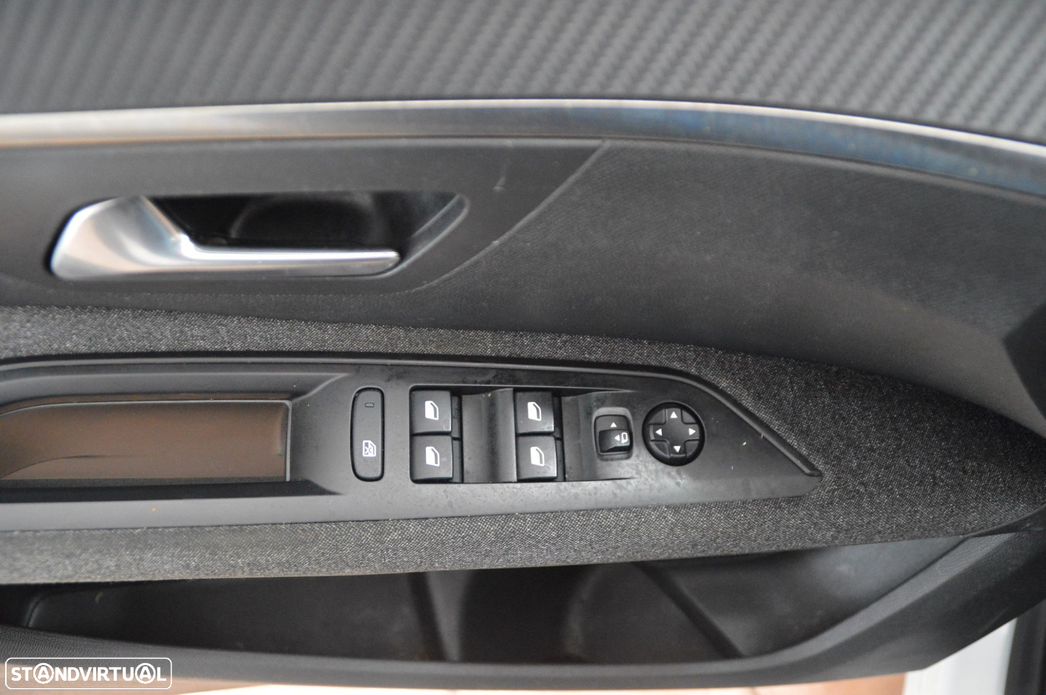 Peugeot 5008 1.2 PureTech Allure EAT6 - 27