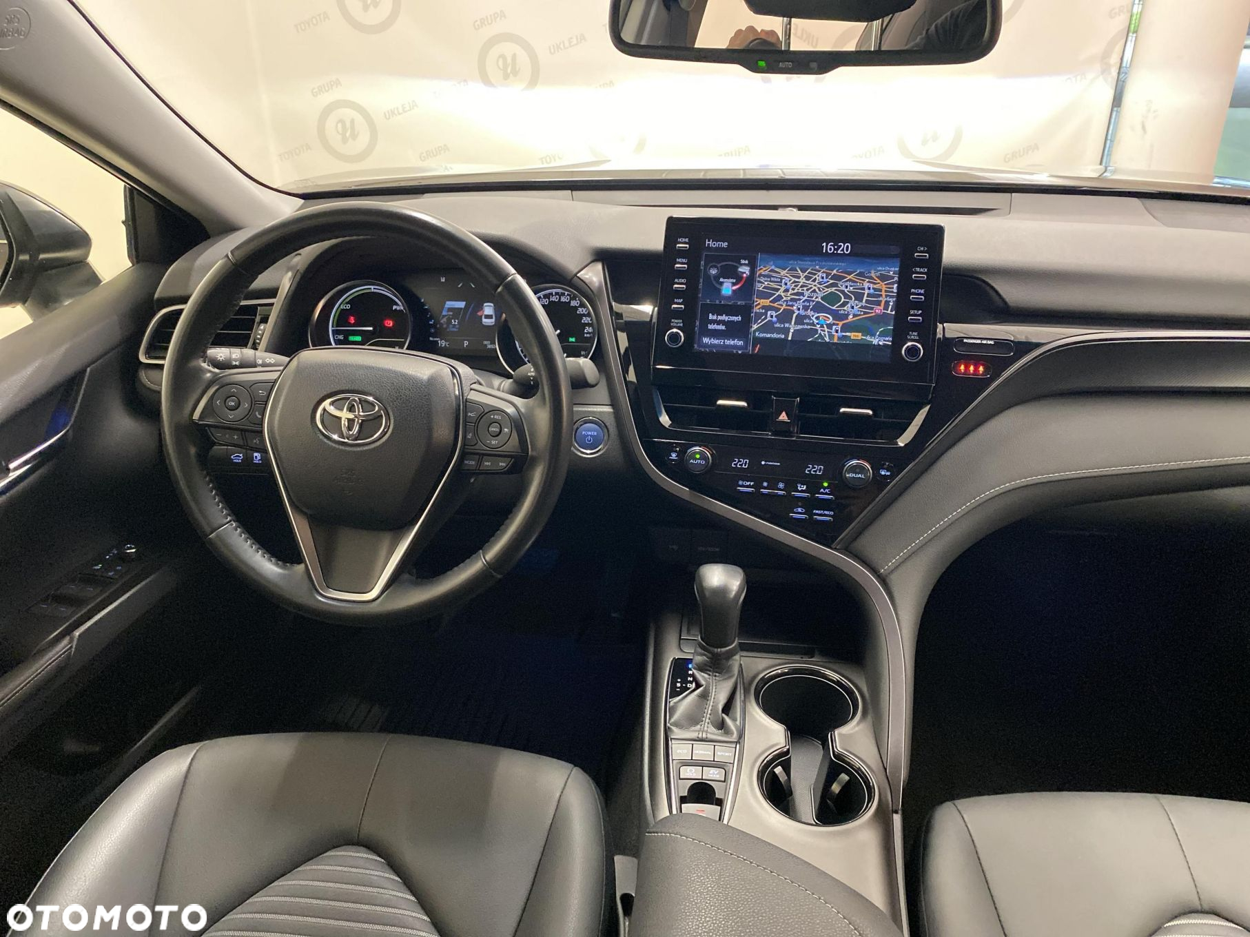 Toyota Camry 2.5 Hybrid Prestige CVT - 3