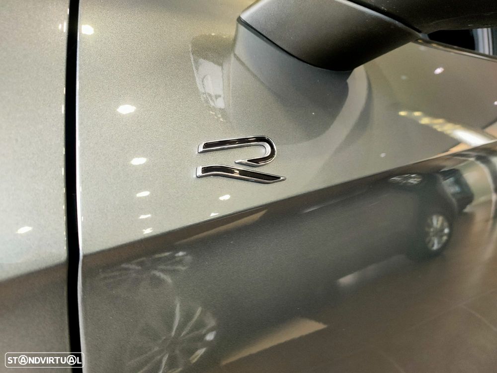 VW Passat Variant 2.0 TDI R-Line DSG - 12