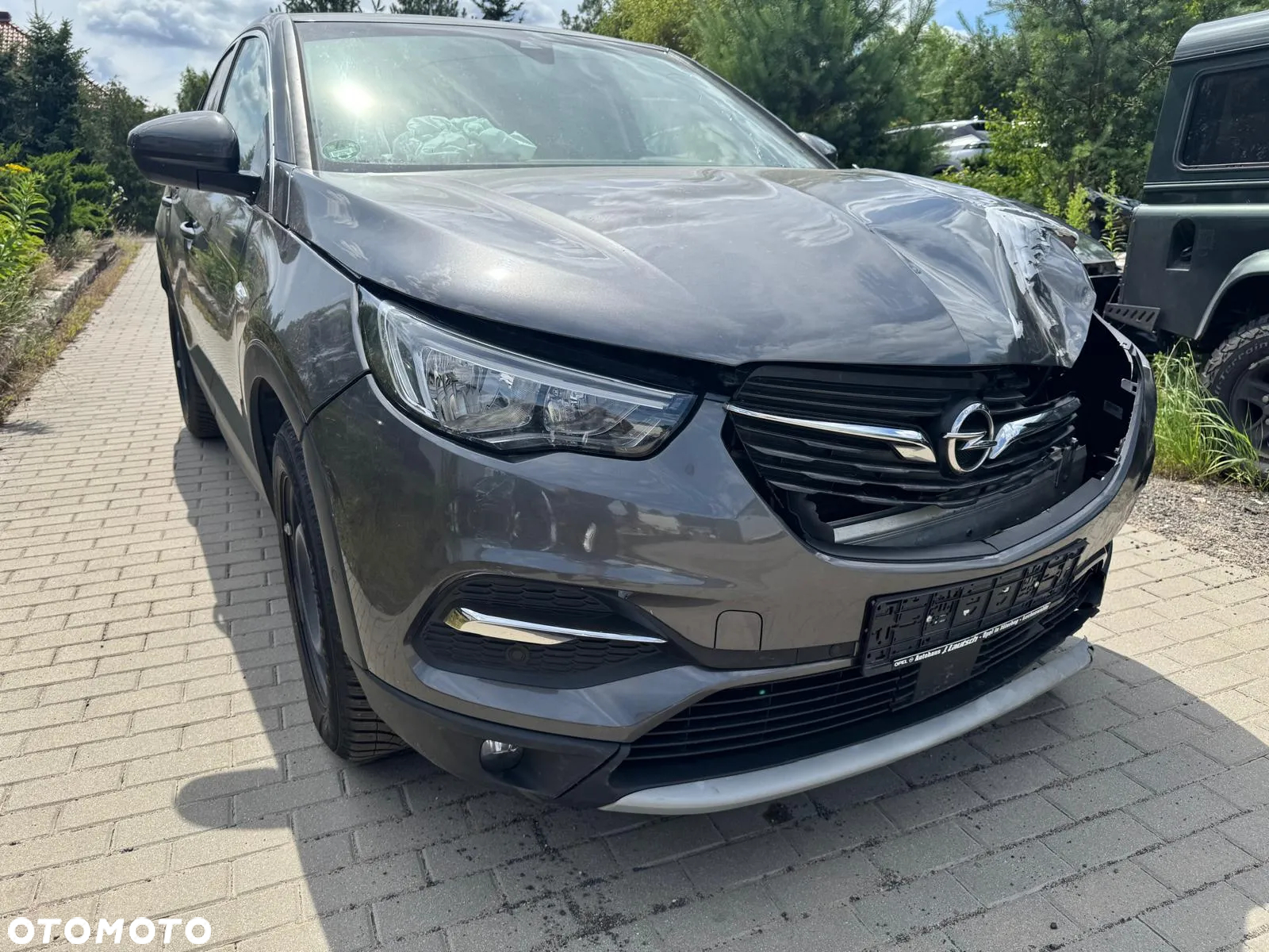 Opel Grandland X 1.2 Start/Stop Automatik Business INNOVATION - 2