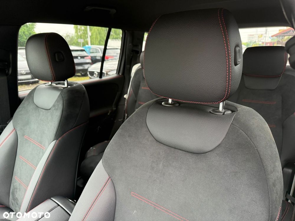 Mercedes-Benz GLB 200 AMG Line 7G-DCT - 27