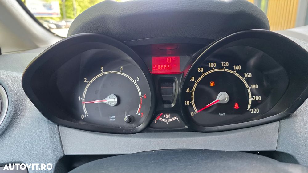 Ford Fiesta 1.4i Titanium - 15