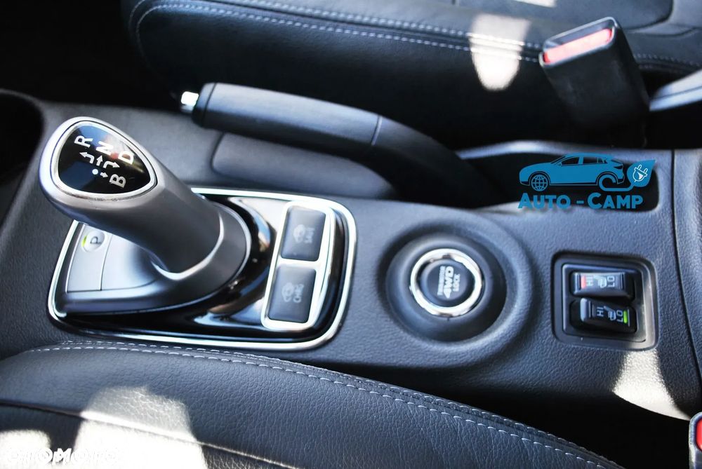Mitsubishi Outlander Instyle NAVI + - 32