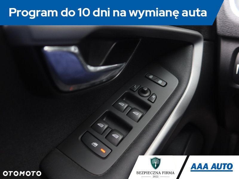Volvo V40 - 20