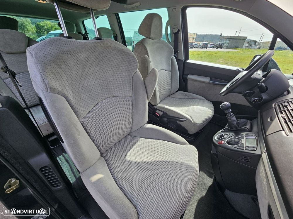 Peugeot 807 2.2 HDi Navteq - 28