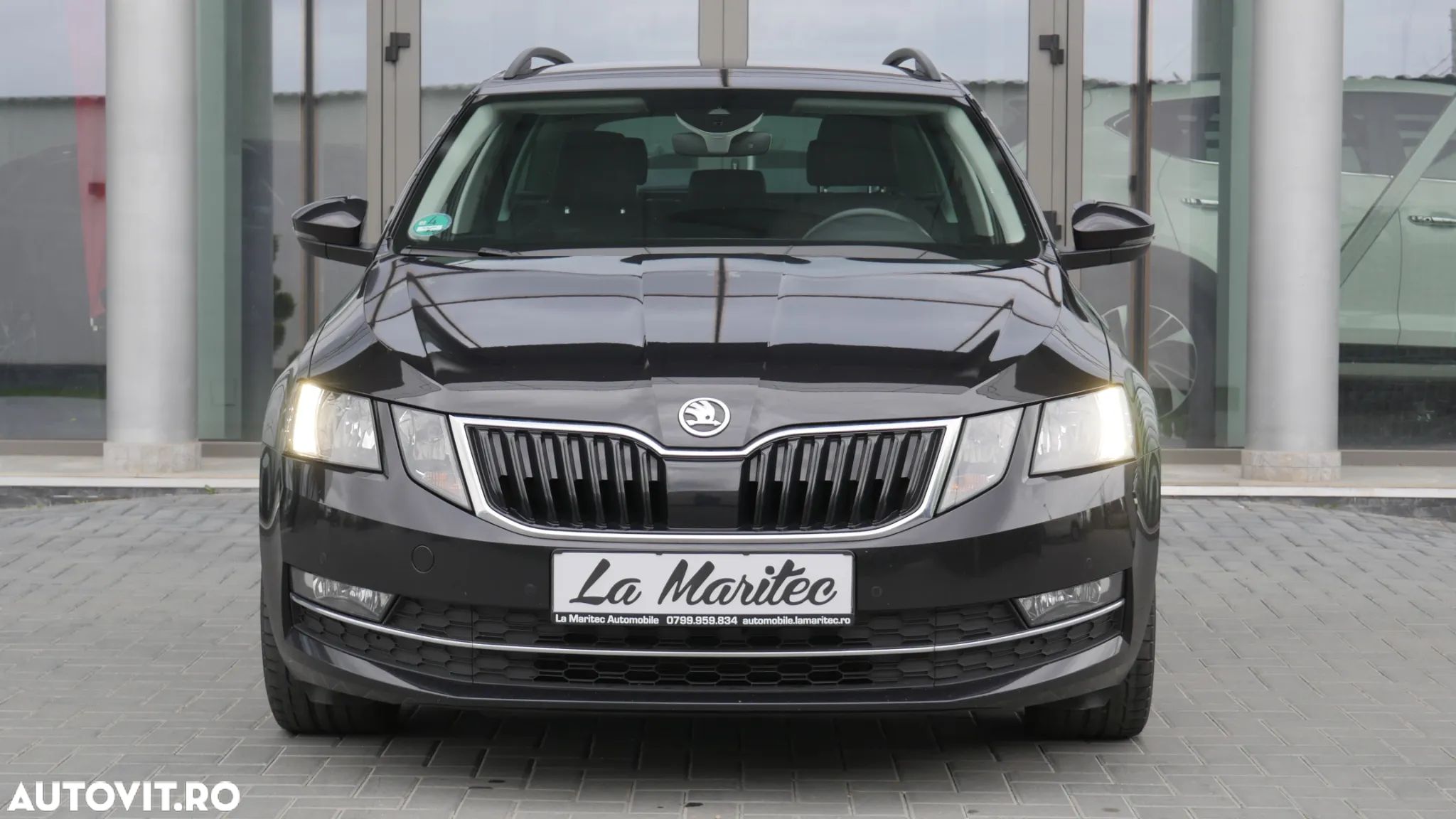 Skoda Octavia Combi 1.6 TDI DSG Style - 1