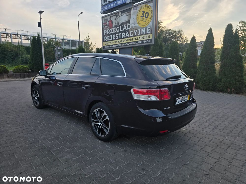 Toyota Avensis 1.8 Executive - 4