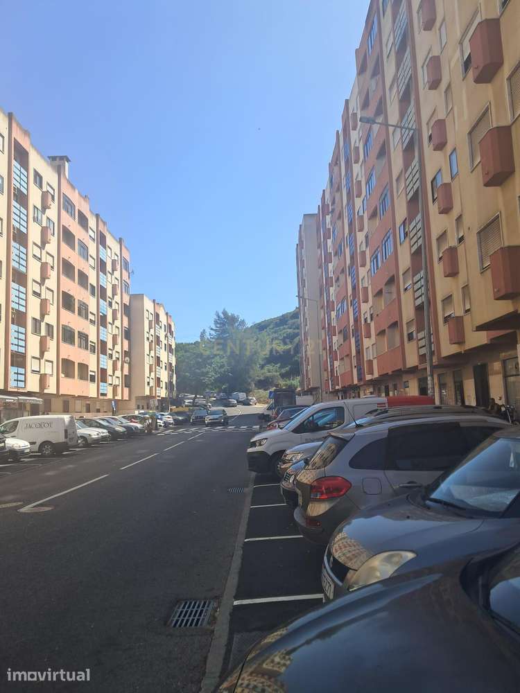 Apartamento T3 na Avenida Cidade de Lisboa — Agualva-Cacém - Grande imagem: 3/39