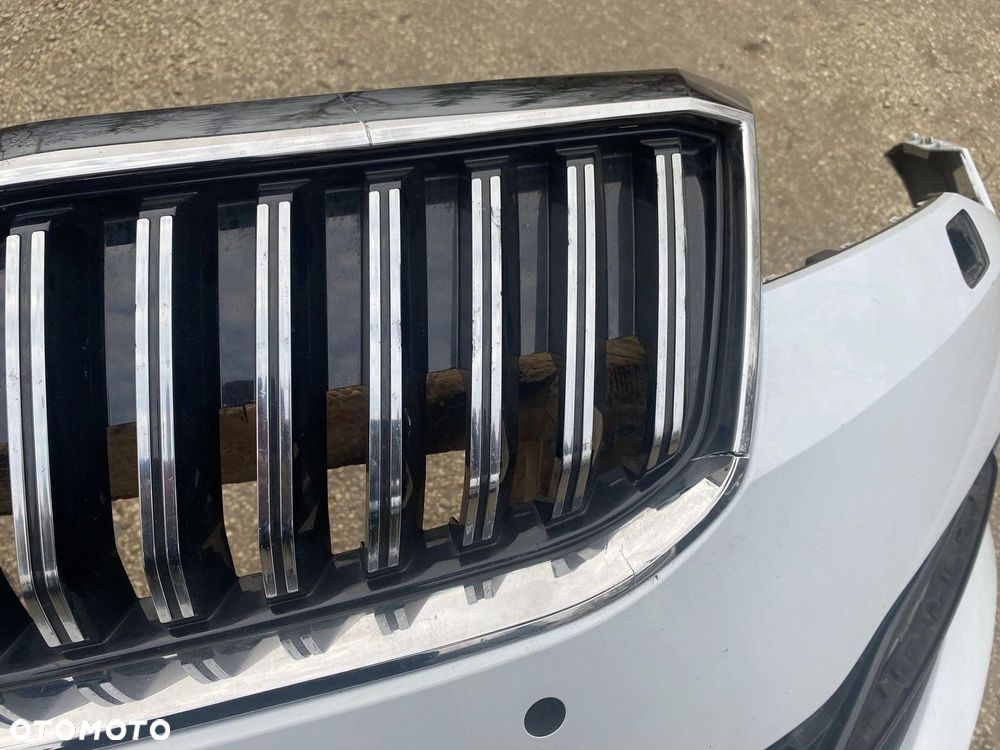 ZDERZAK PRZÓD PRZEDNI SKODA SUPERB III LIFT 19-23 SPORTLINE 3V0807221M Z KRATKAMI I PODŁOGĄ - 6