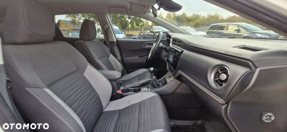 Toyota Auris - 35