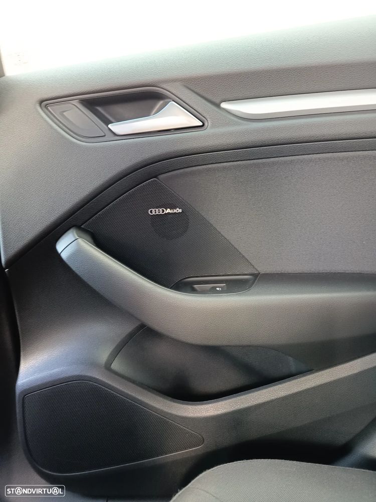 Audi A3 Sportback 1.6 TDI - 10