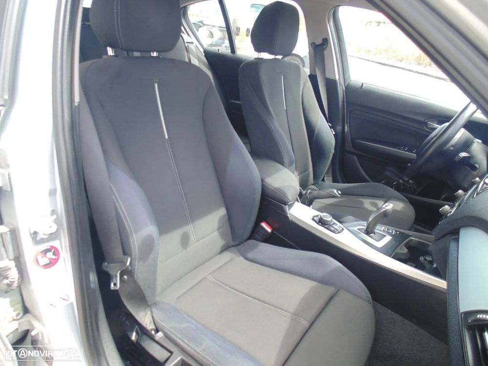 BMW 118 dA Line Sport - 23