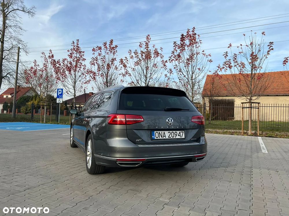 Volkswagen Passat - 9