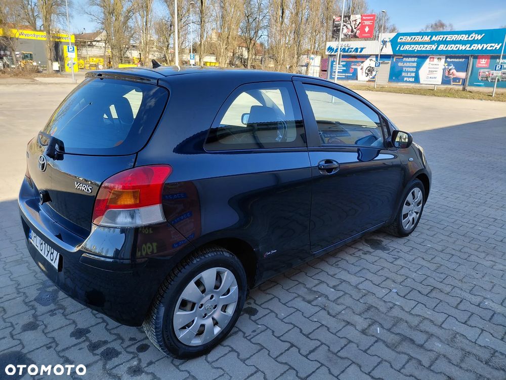 Toyota Yaris 1.33 Luna - 4