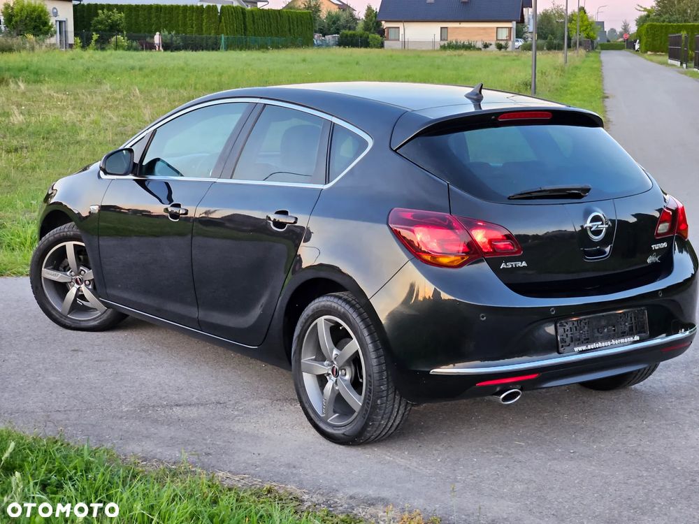 Opel Astra 1.4 T Cosmo - 3