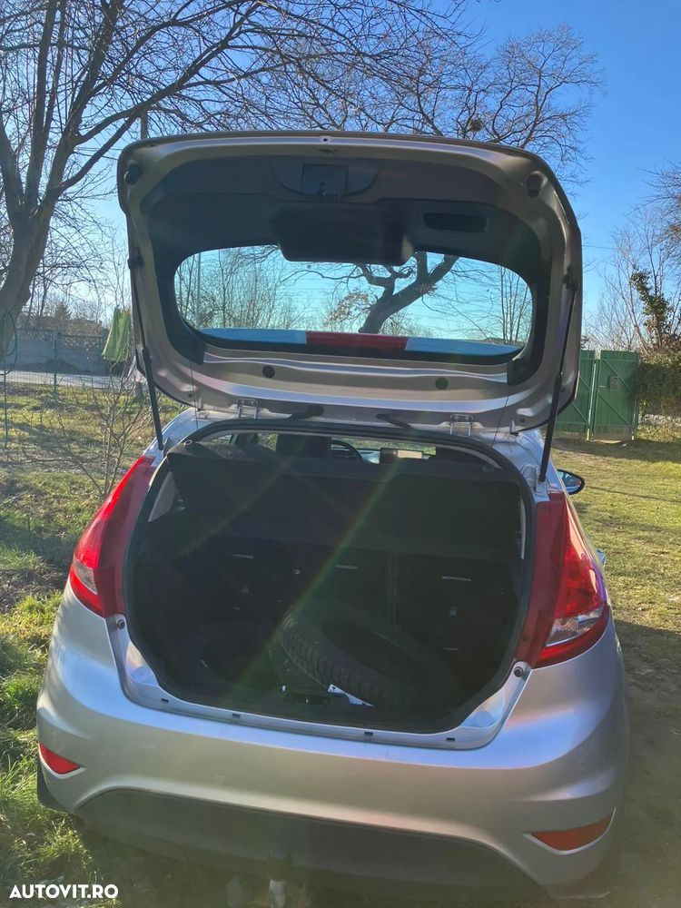 Ford Fiesta - 12