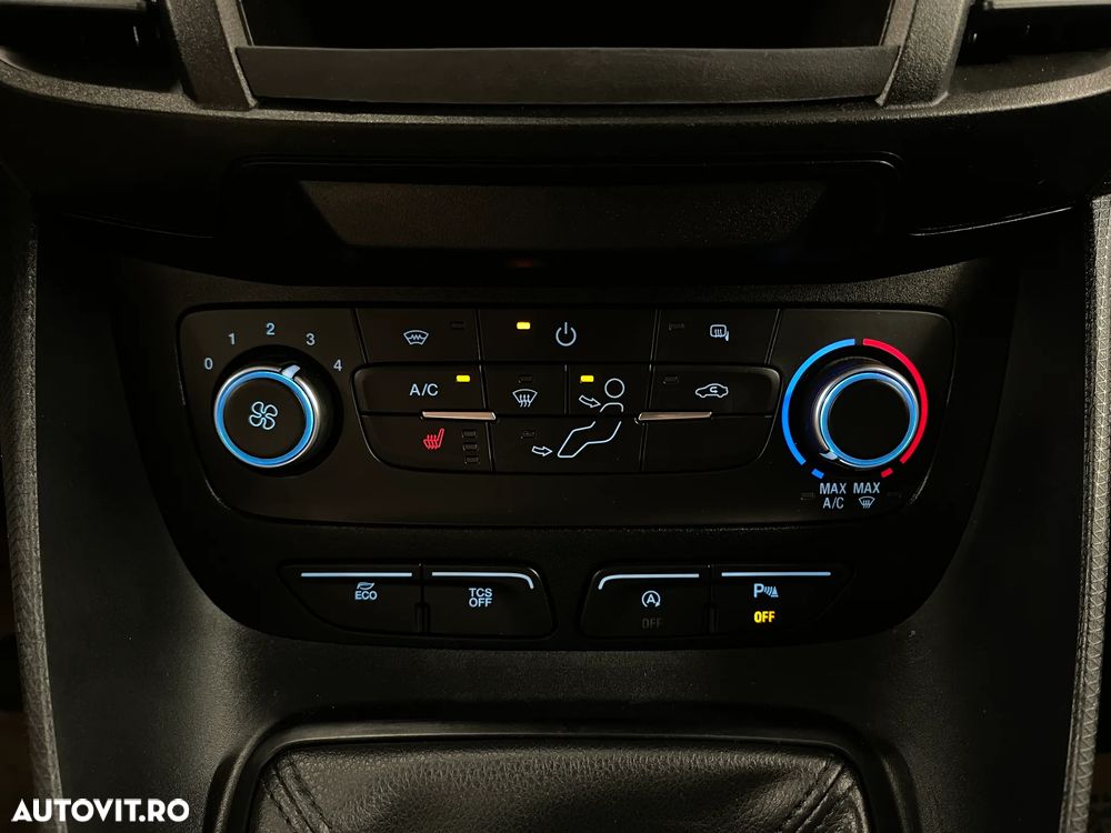 Ford Transit Connect - 12