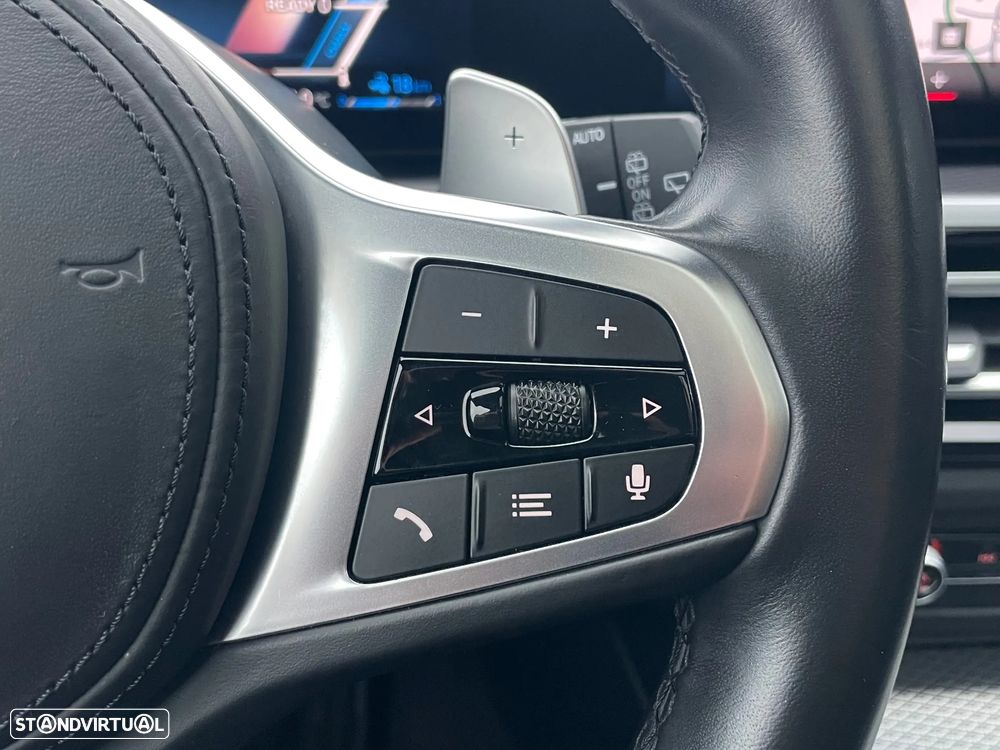 BMW 330 e Pack M Auto - 36