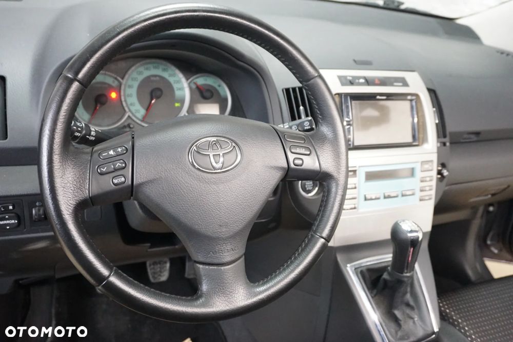 Toyota Corolla Verso 1.6 Luna - 19