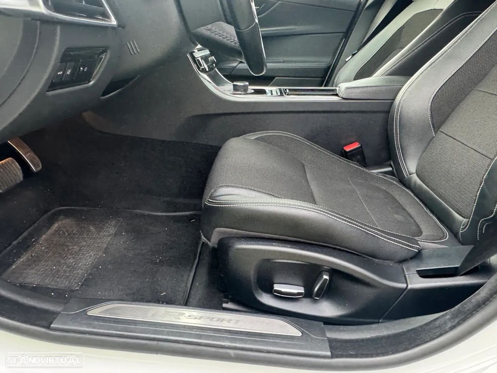 Jaguar XE 20d Aut. R-Sport - 27
