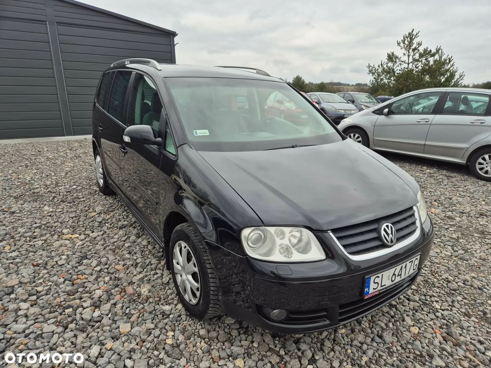 Volkswagen Touran 2.0 FSI Highline - 13