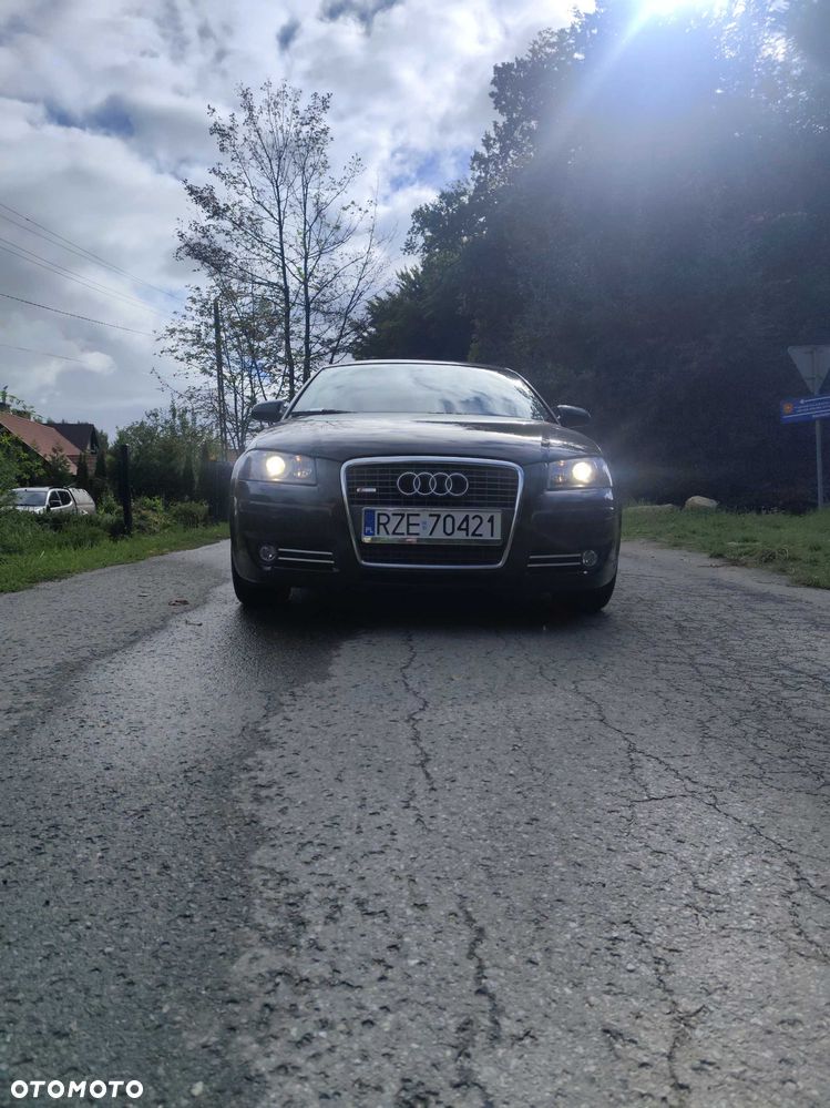 Audi A3 Sportback - 1