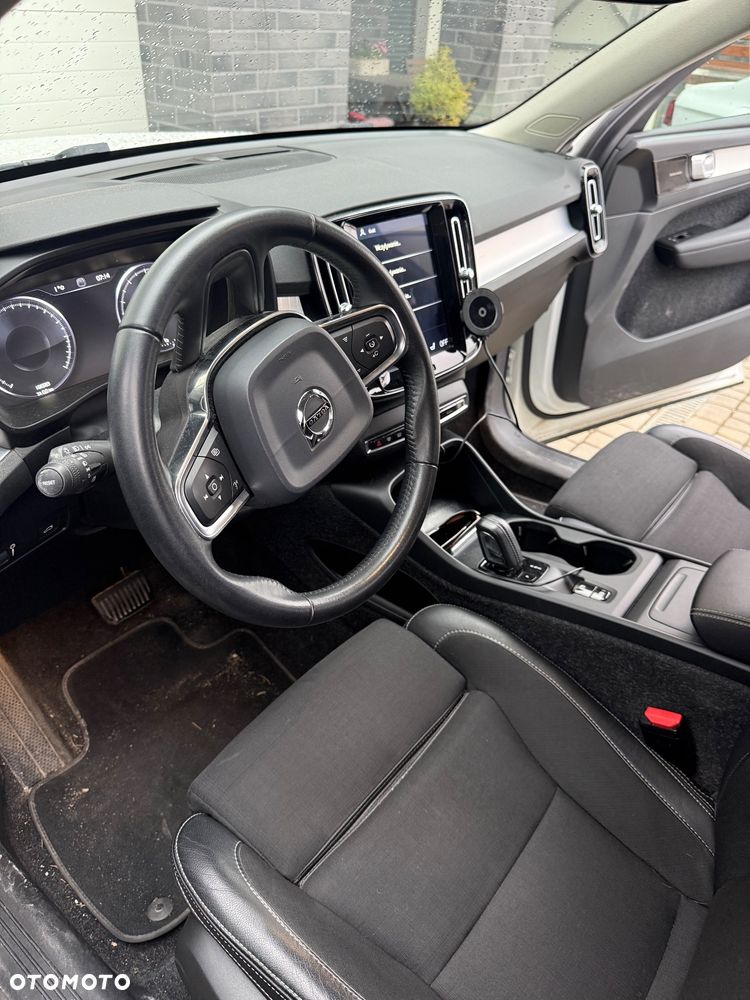 Volvo XC 40 T3 Momentum Pro - 16