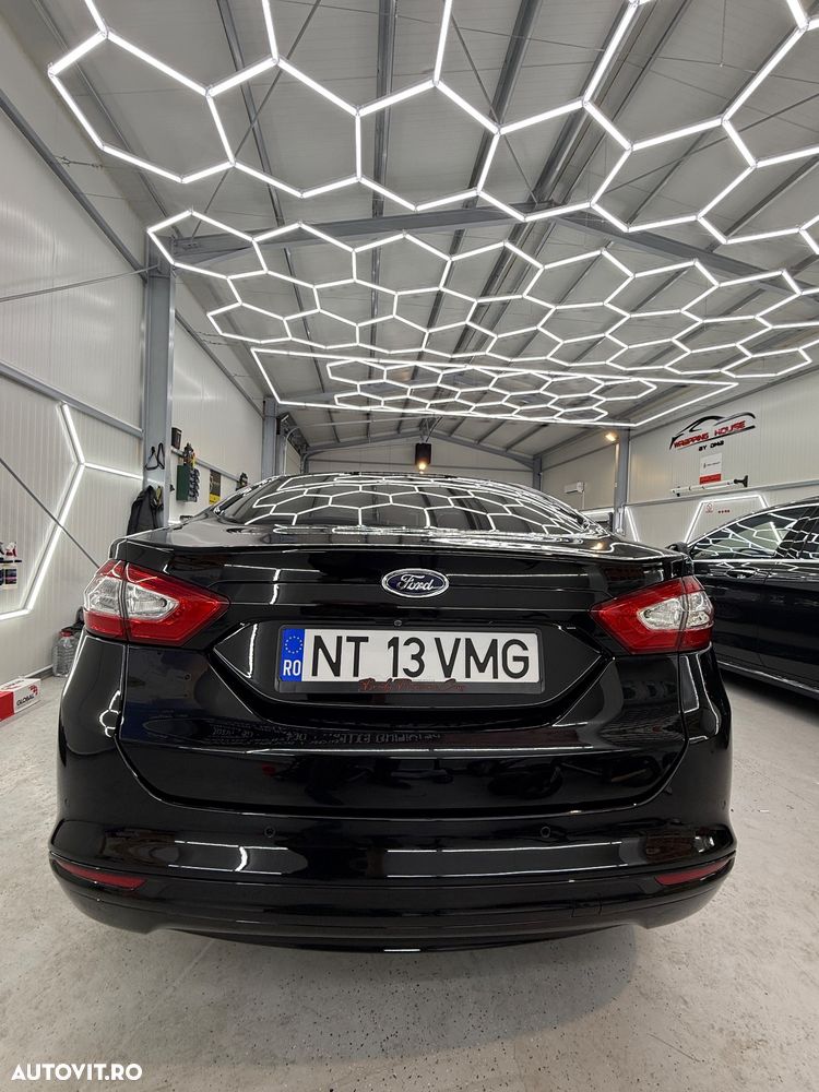 Ford Mondeo 2.0 Hybrid - 13