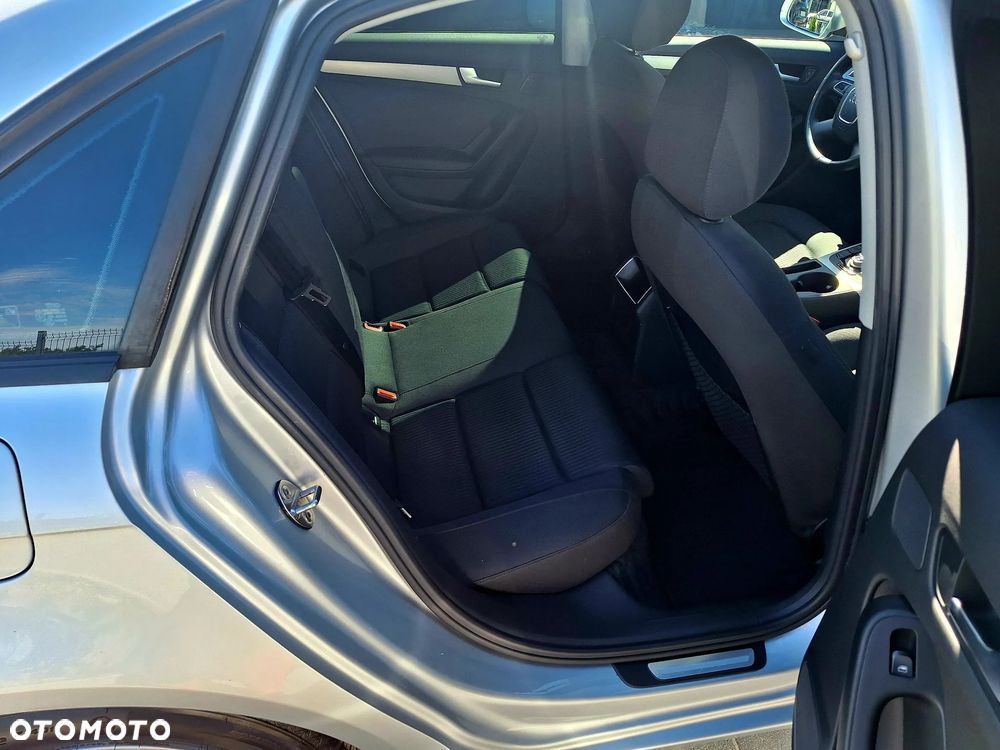 Audi A4 Limousine 2.0 TDI DPF Ambiente - 23