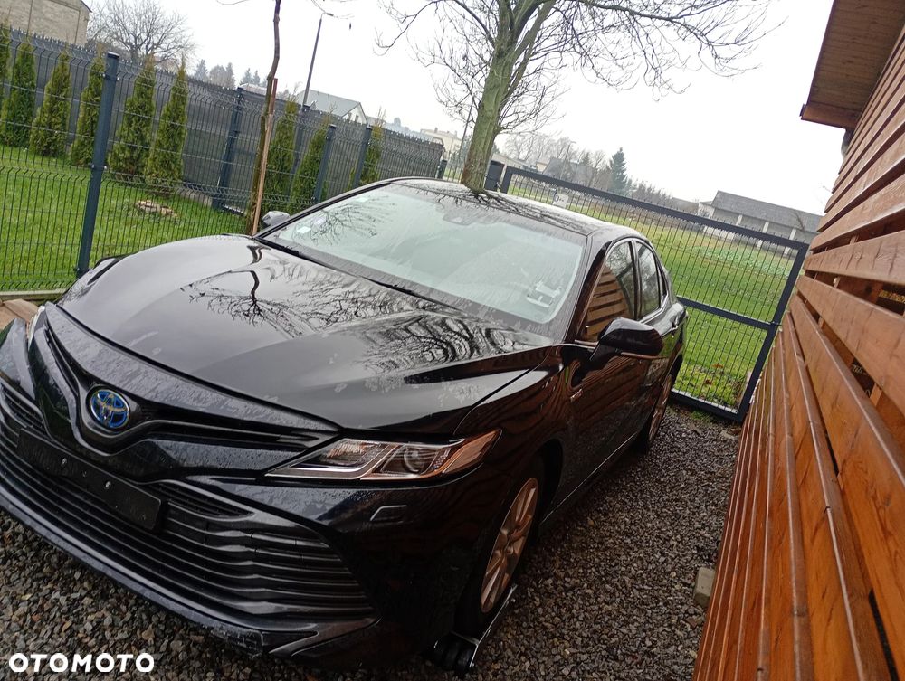 Toyota Camry Luxury - 1